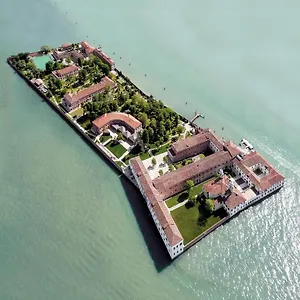 centro-soggiorno-san-servolo.hotelslidodijesolo.com/
